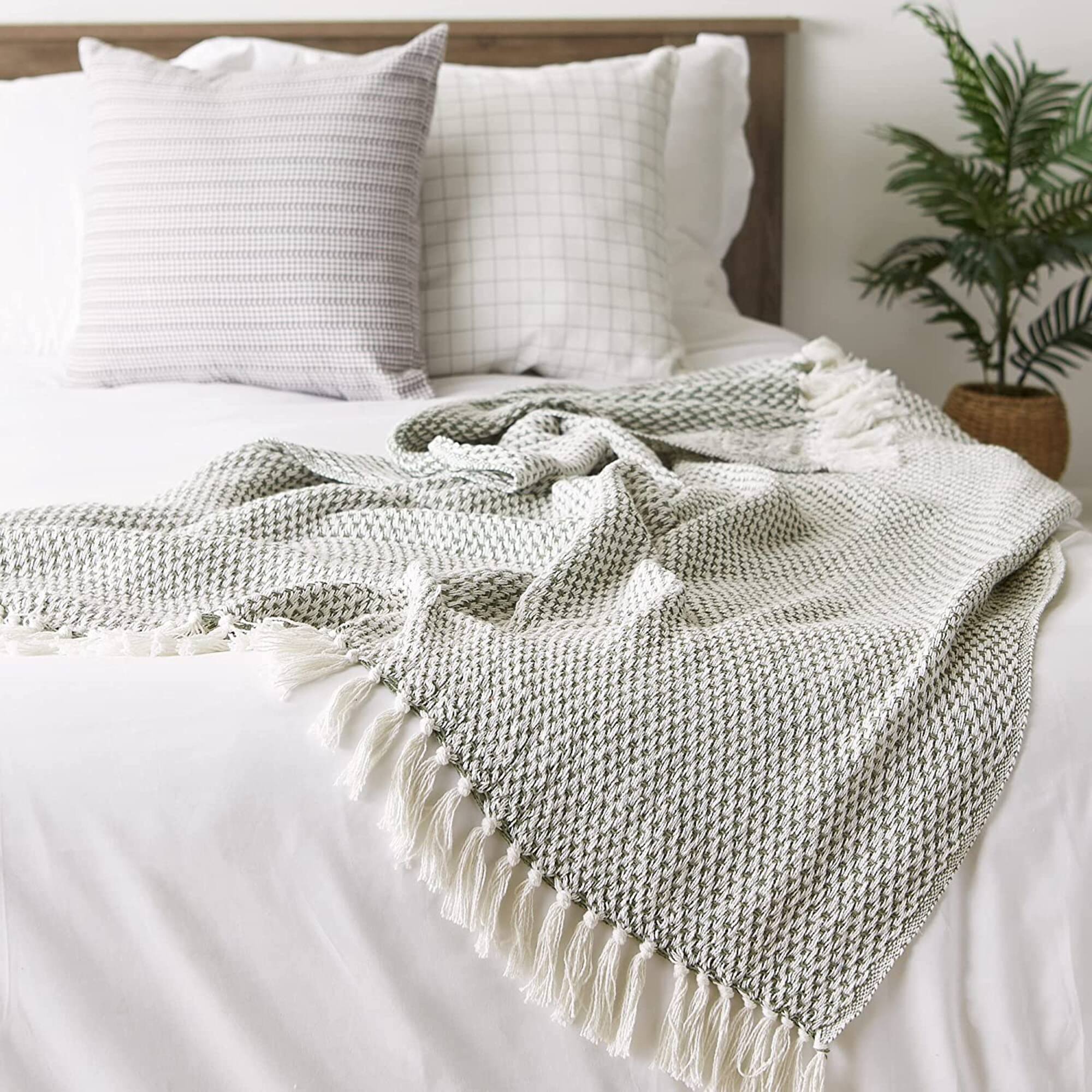 DII® Woven Throw